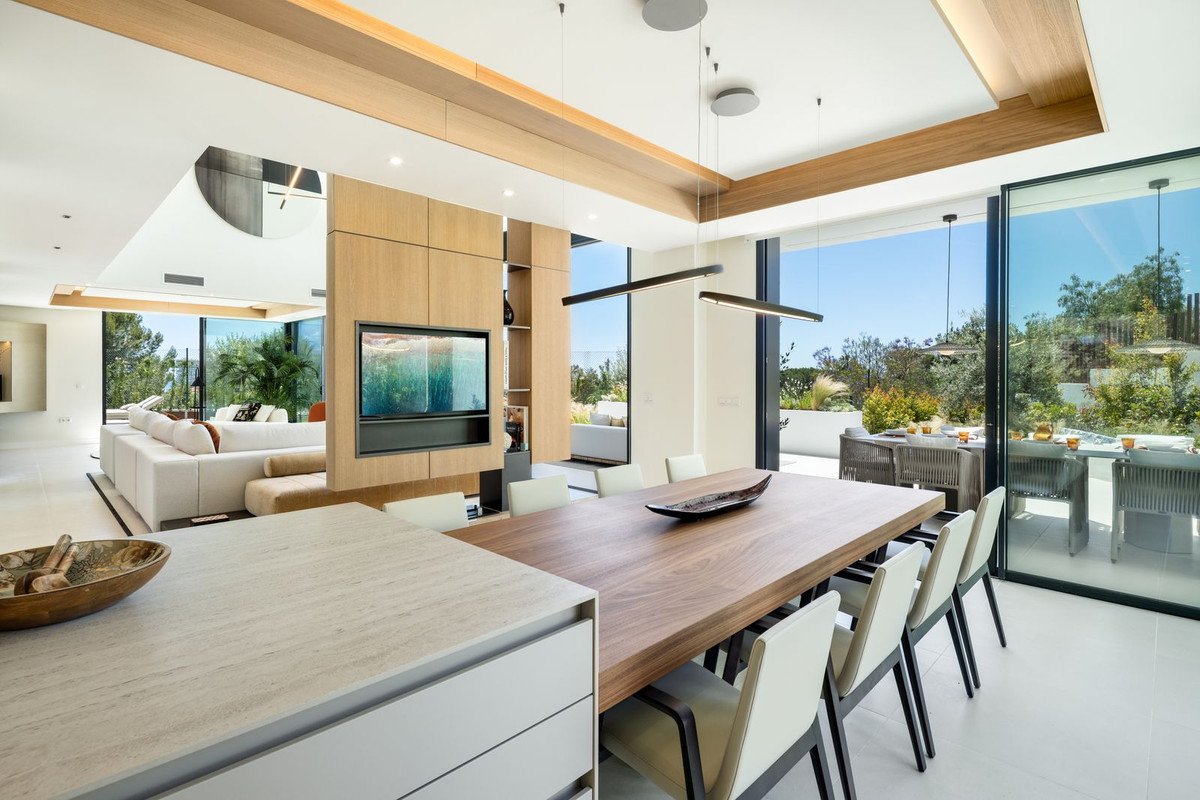6 Bed Detached Villa in Río Real