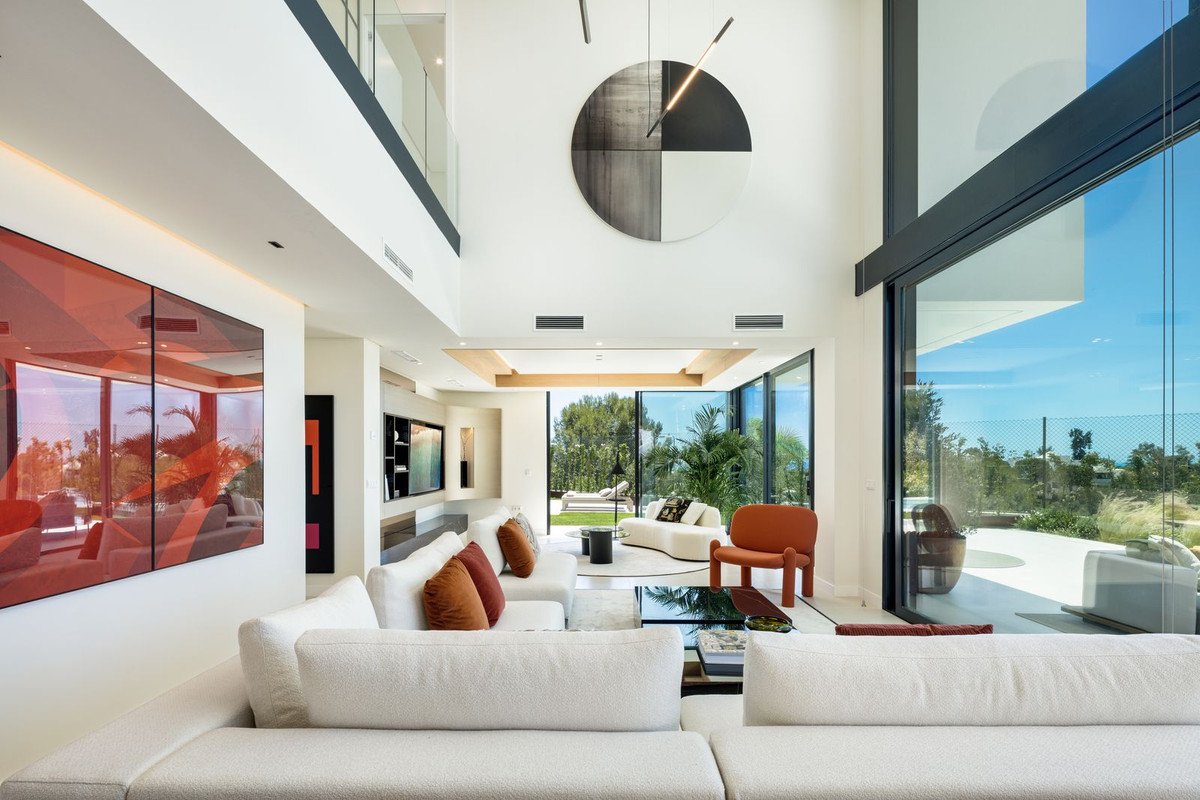6 Bed Detached Villa in Río Real