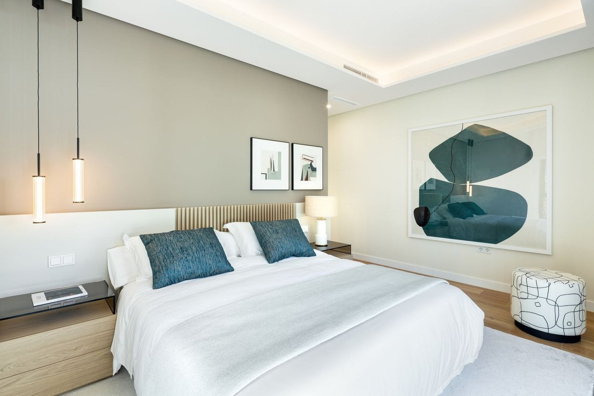 VL720770