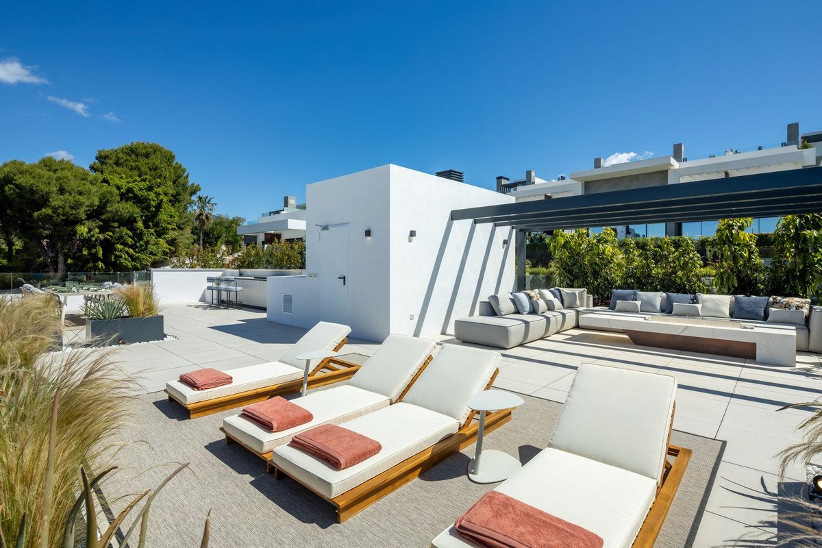 6 Bed Detached Villa in Río Real