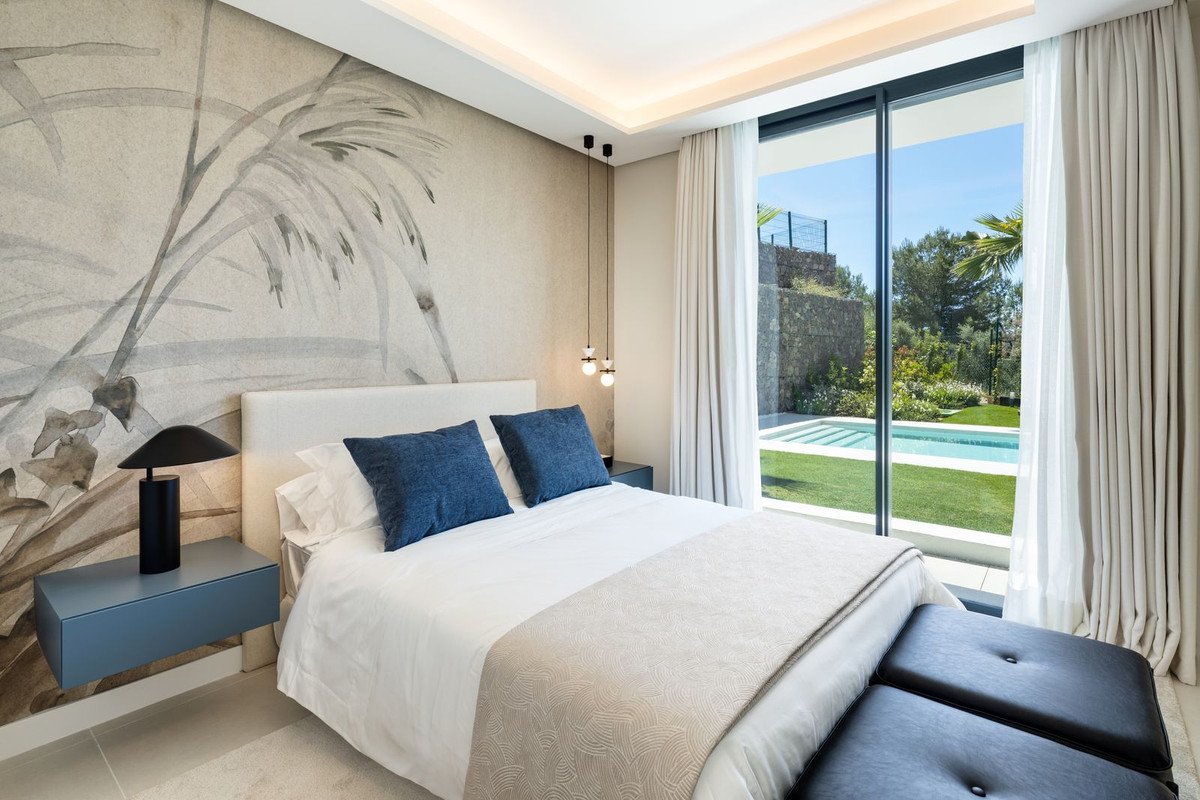 6 Bed Detached Villa in Río Real