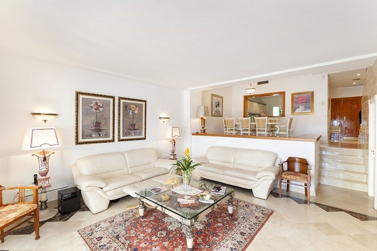 3 Bed Townhouse in Nueva Andalucía