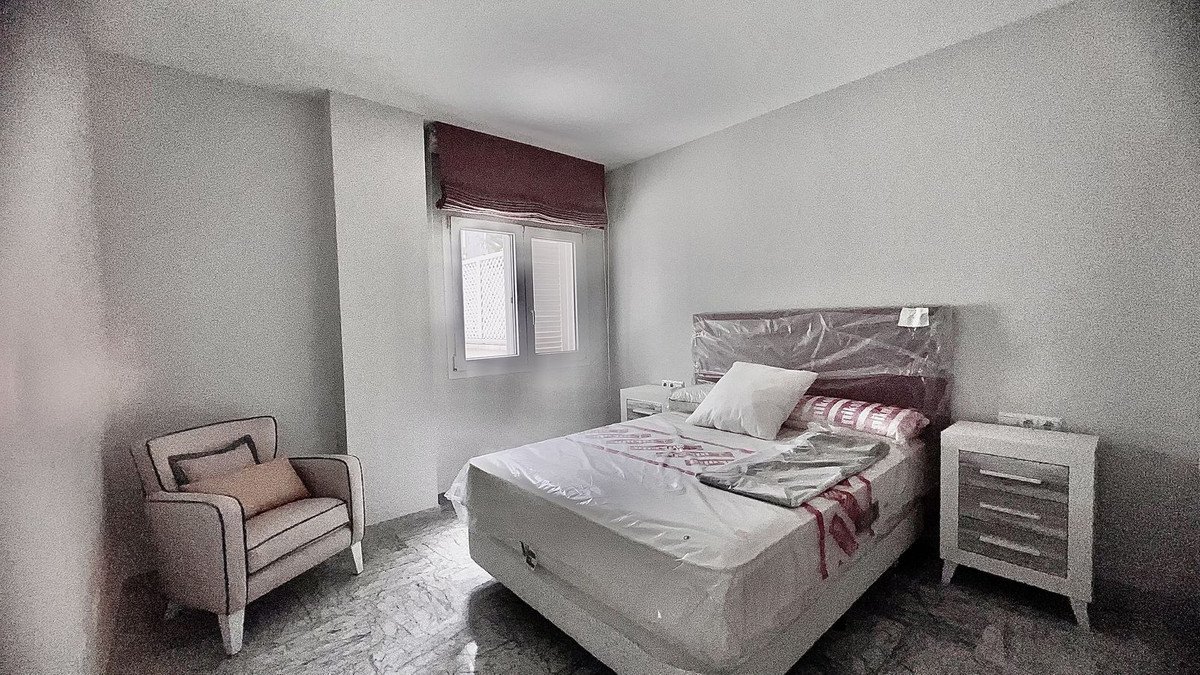 2 Bed Middle Floor Apartment in Puerto Banús