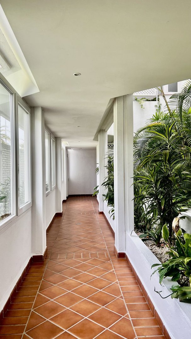 2 Bed Middle Floor Apartment in Puerto Banús