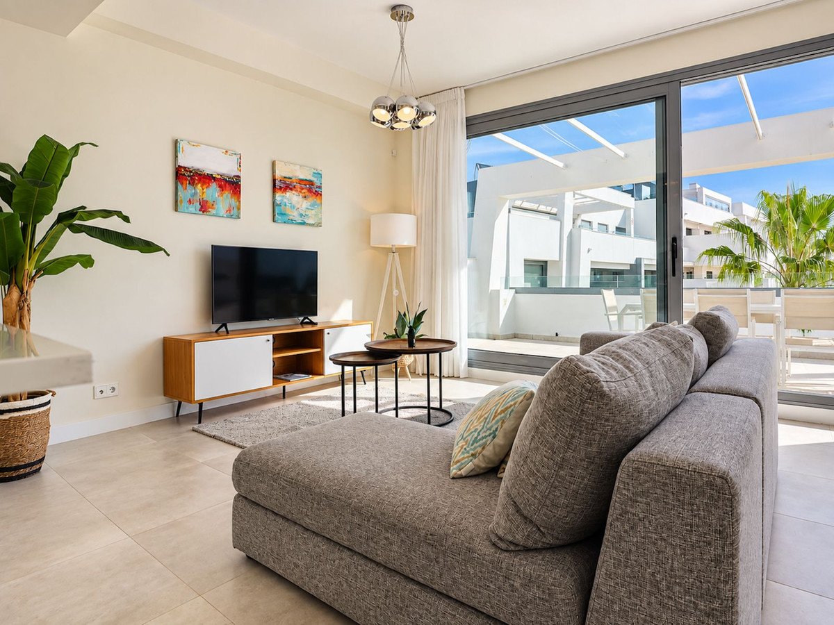 3 Bed Penthouse in New Golden Mile