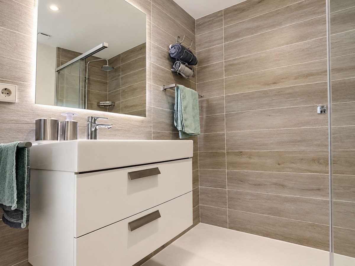 3 Bed Penthouse in New Golden Mile