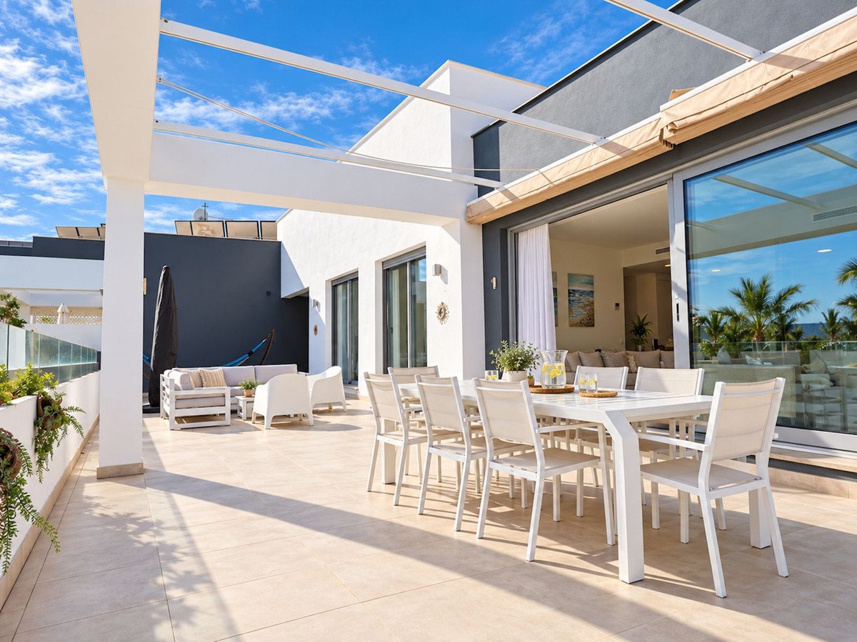 3 Bed Penthouse in New Golden Mile