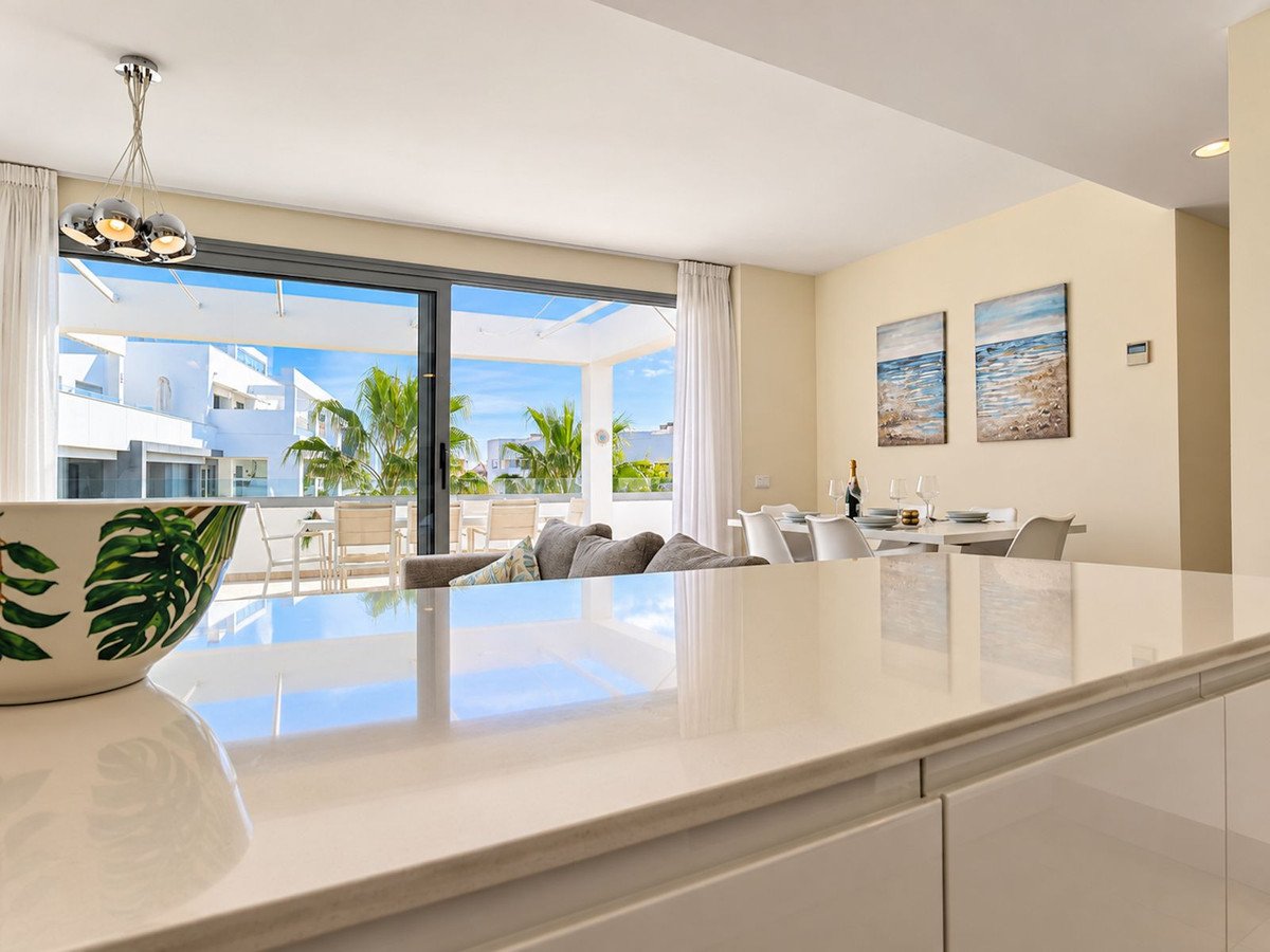 3 Bed Penthouse in New Golden Mile