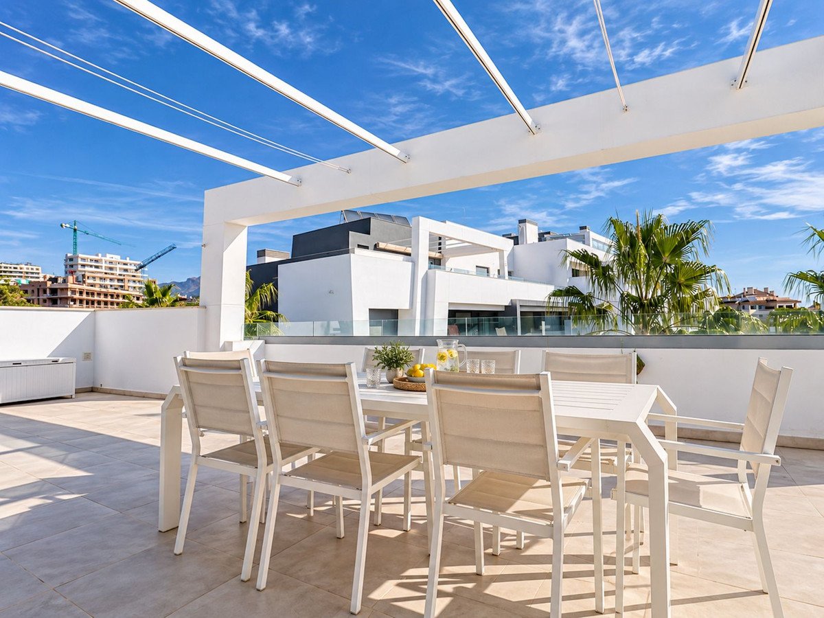 3 Bed Penthouse in New Golden Mile