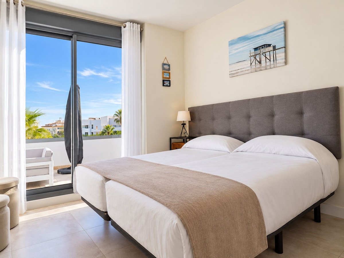 3 Bed Penthouse in New Golden Mile