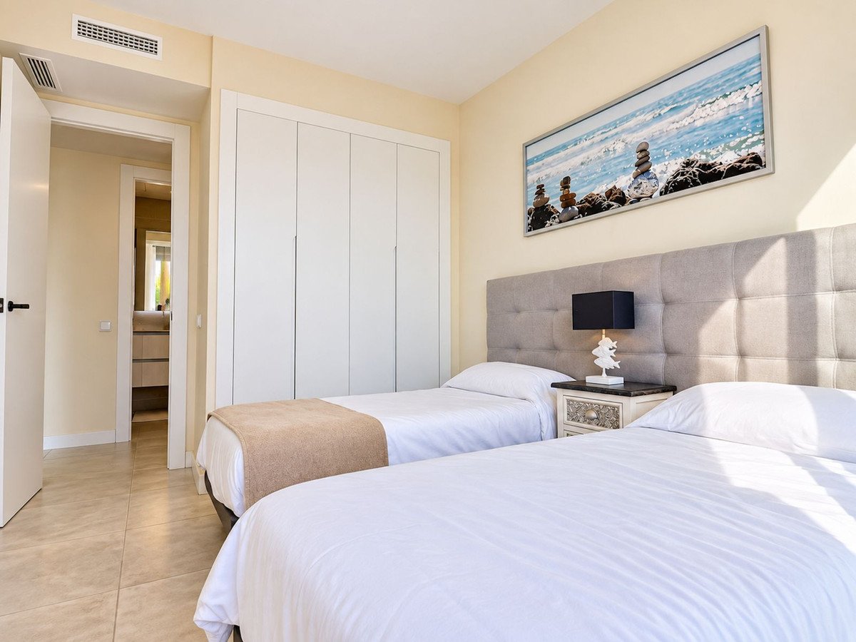 3 Bed Penthouse in New Golden Mile