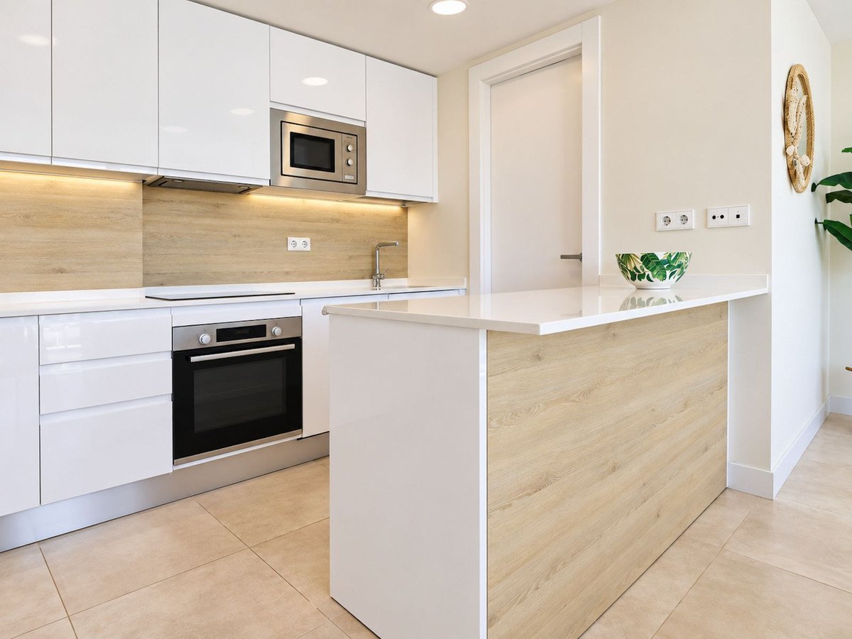 3 Bed Penthouse in New Golden Mile