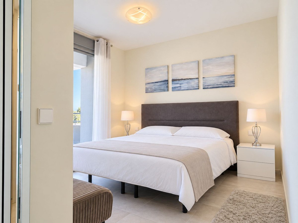 3 Bed Penthouse in New Golden Mile