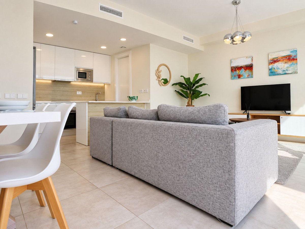 3 Bed Penthouse in New Golden Mile