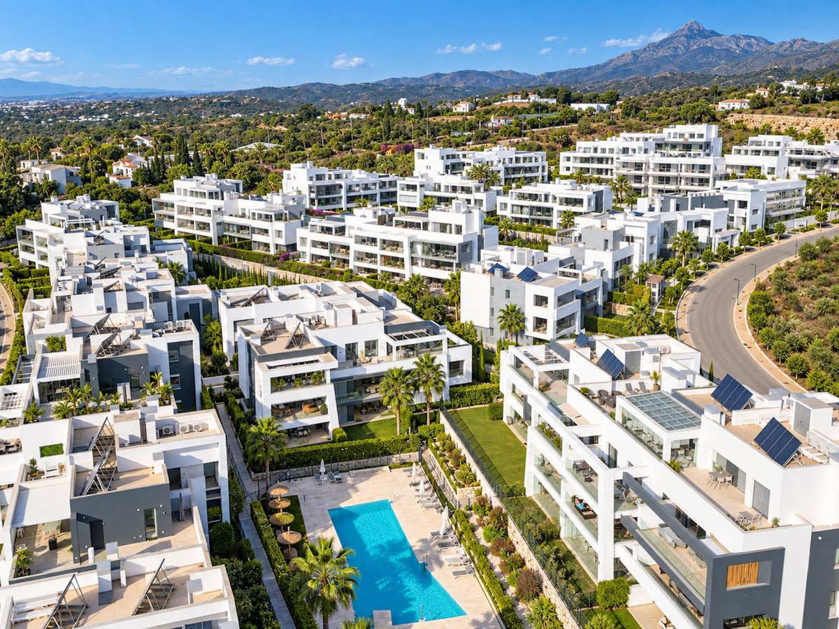 3 Bed Penthouse in New Golden Mile