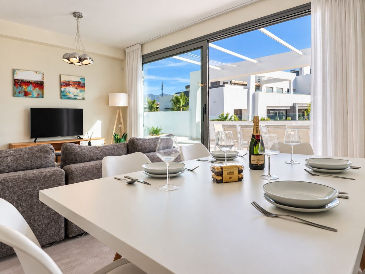 3 Bed Penthouse in New Golden Mile