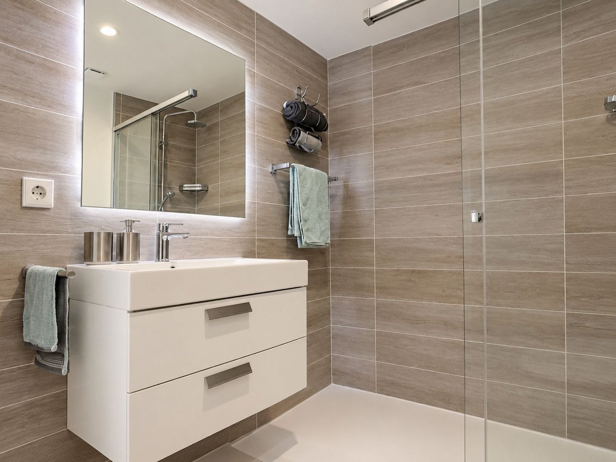 3 Bed Penthouse in New Golden Mile