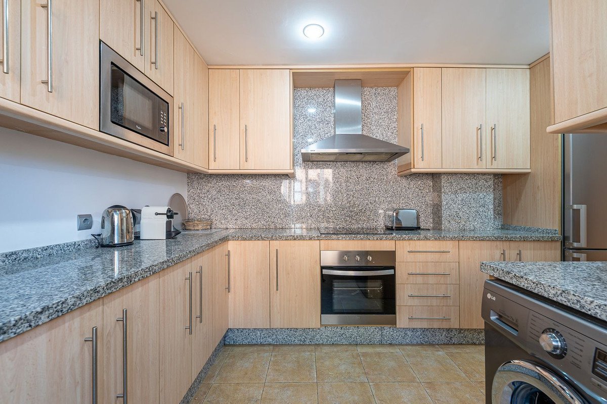 3 Bed Middle Floor Apartment in Bel Air