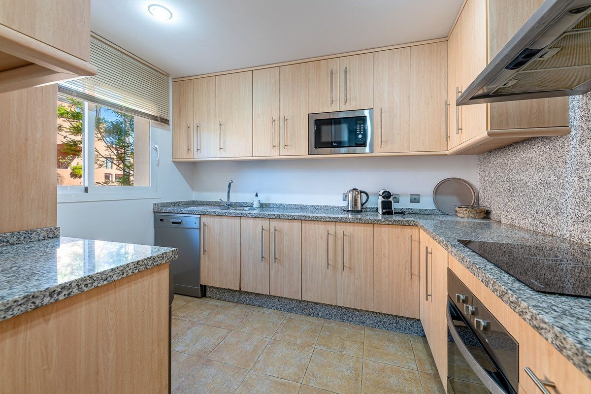 3 Bed Middle Floor Apartment in Bel Air