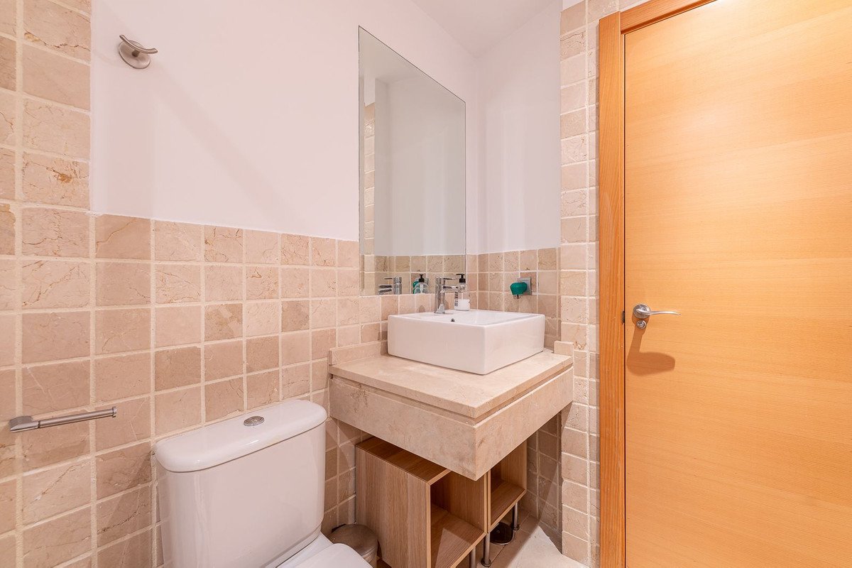 3 Bed Middle Floor Apartment in Bel Air