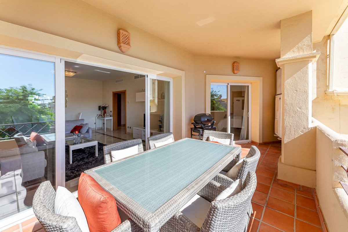 3 Bed Middle Floor Apartment in Bel Air