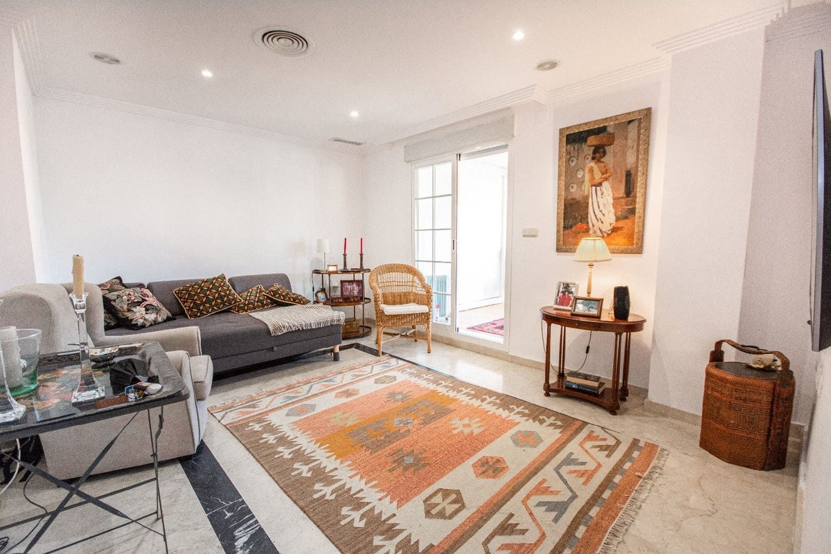 2 Bed Top Floor Apartment in Elviria