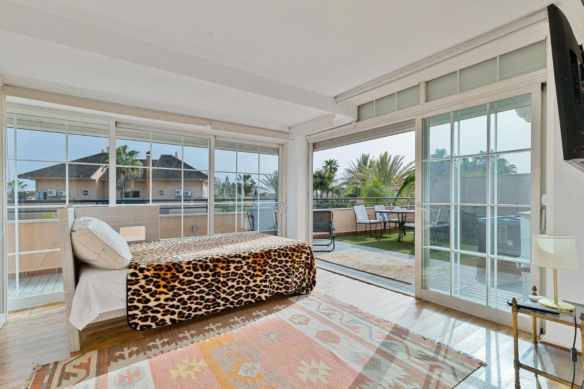 2 Bed Top Floor Apartment in Elviria