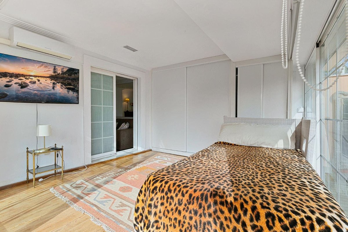2 Bed Top Floor Apartment in Elviria