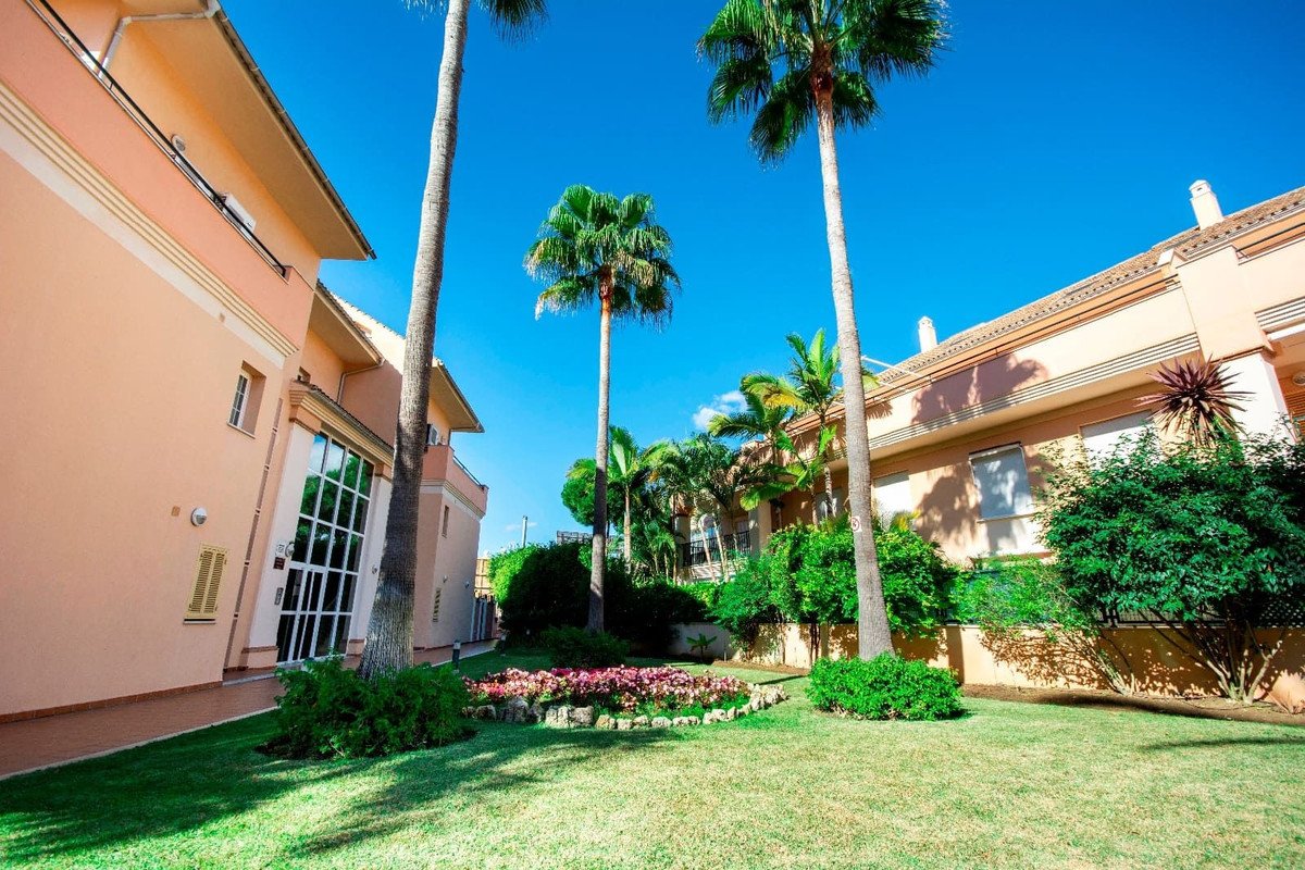 2 Bed Top Floor Apartment in Elviria