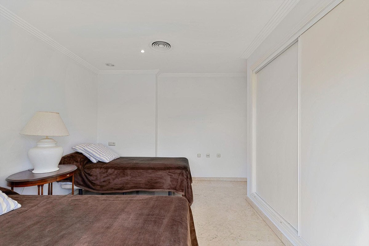 2 Bed Top Floor Apartment in Elviria