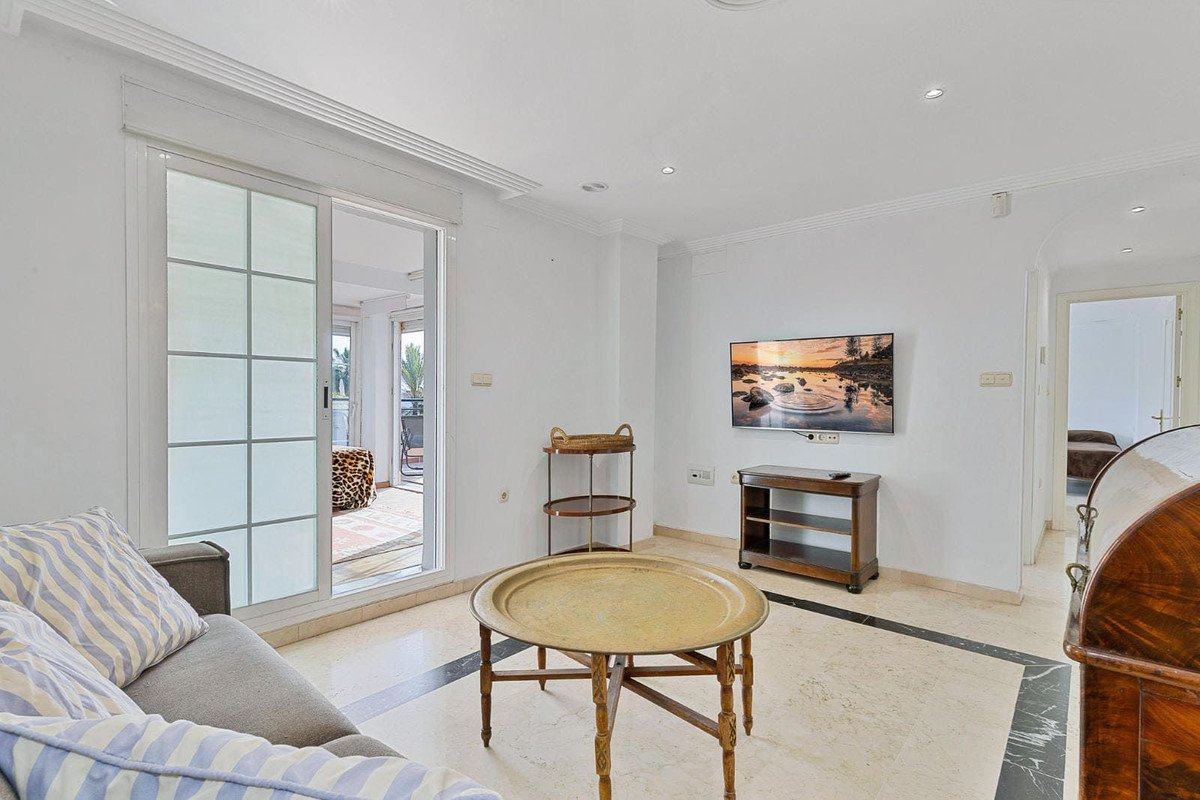 2 Bed Top Floor Apartment in Elviria