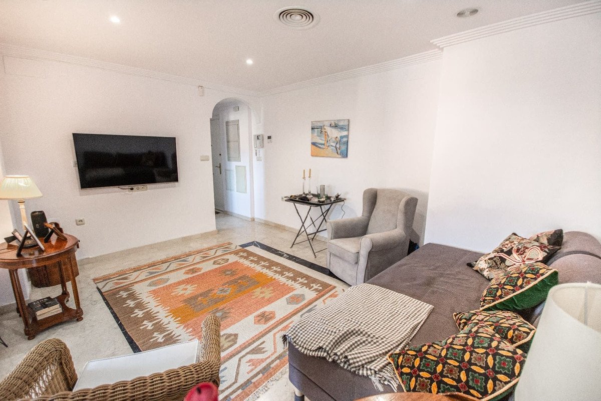 2 Bed Top Floor Apartment in Elviria