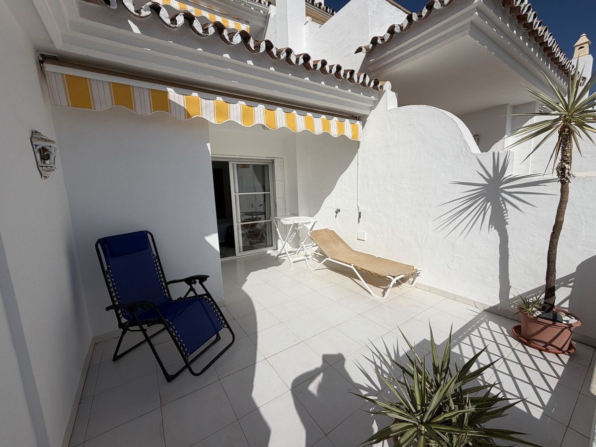 2 Bed Townhouse in El Paraiso