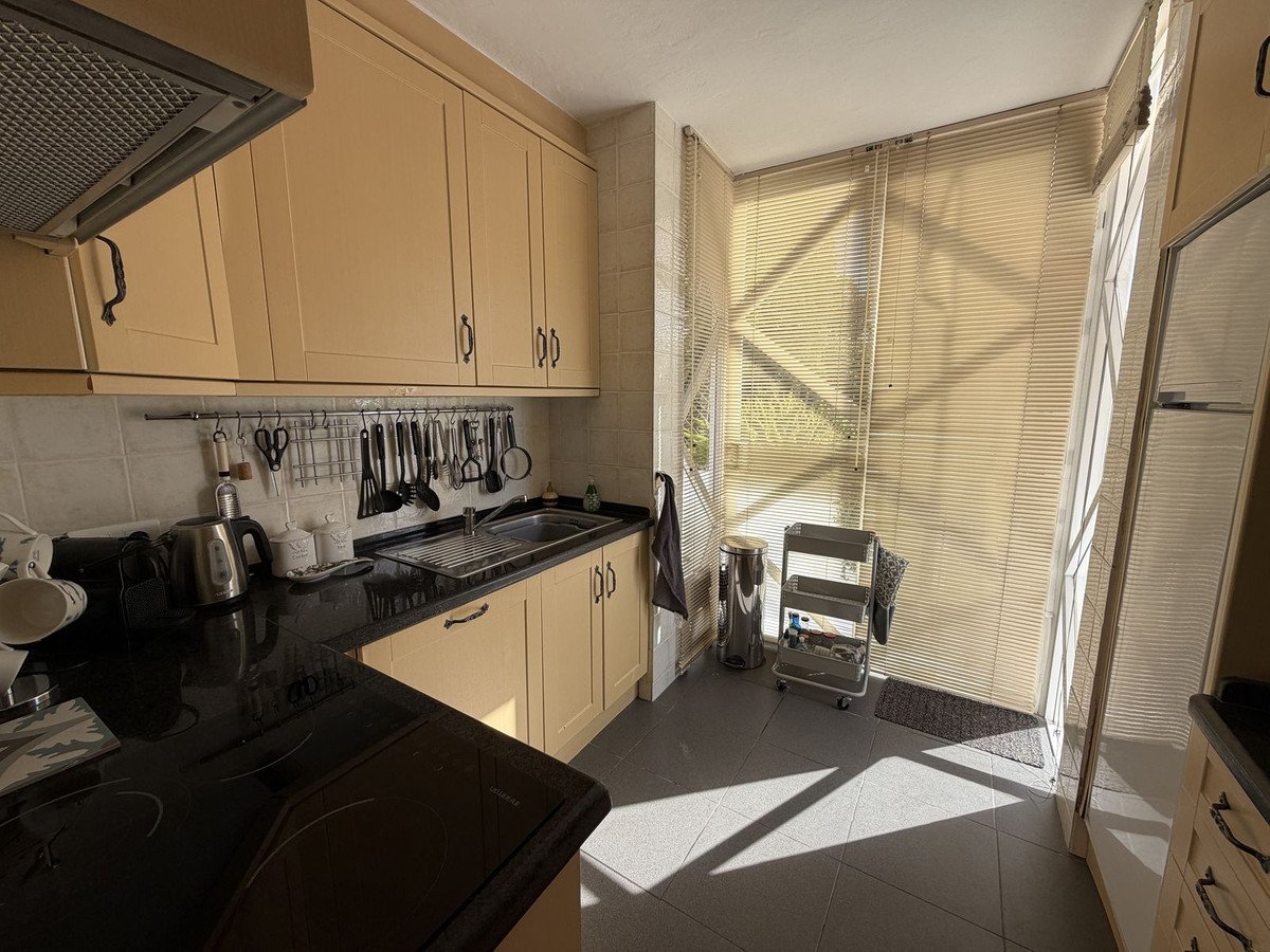 2 Bed Townhouse in El Paraiso