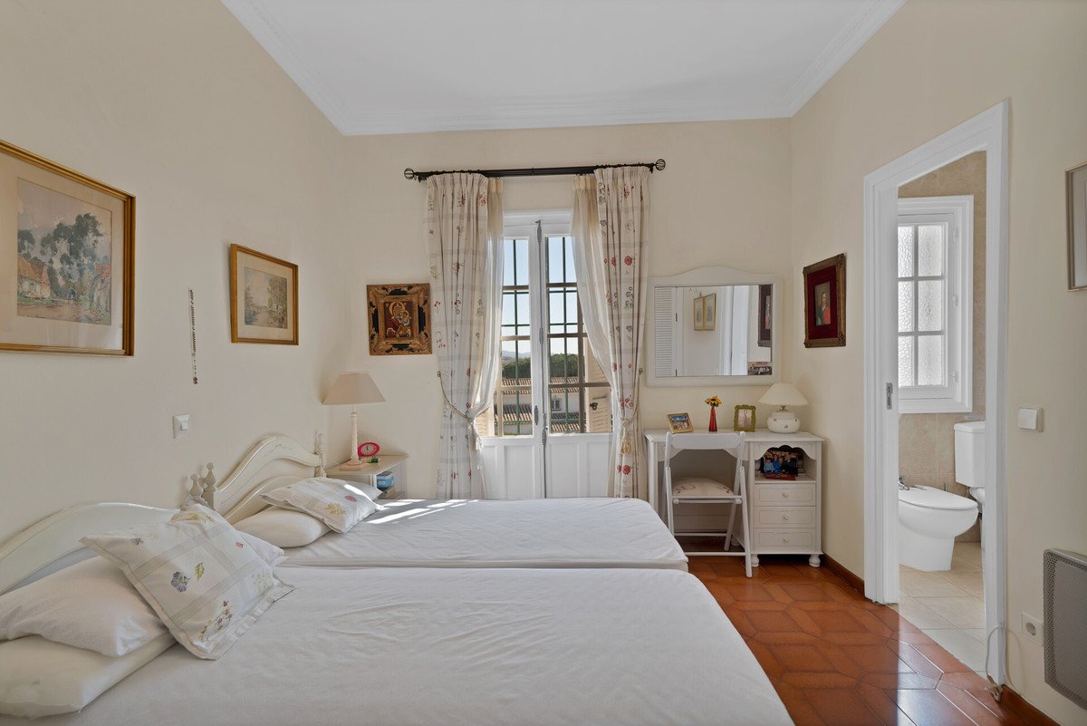 6 Bed Detached Villa in Las Brisas