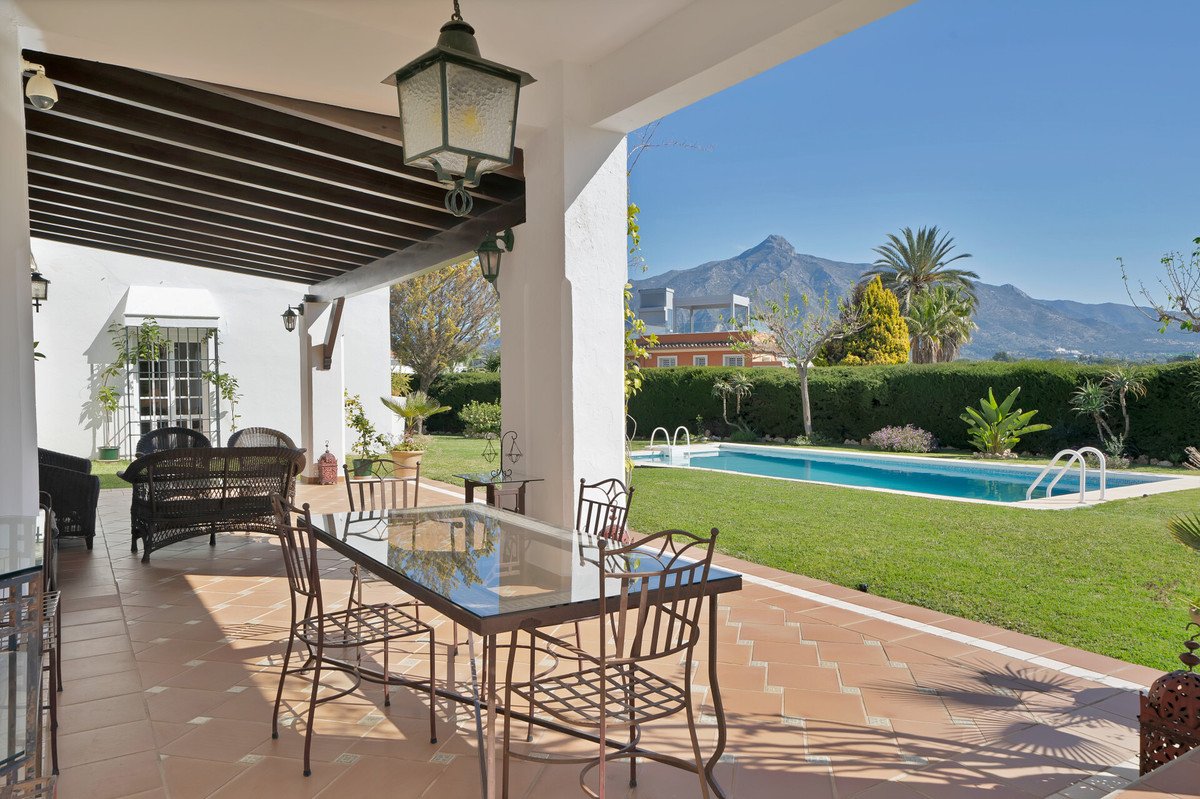 6 Bed Detached Villa in Las Brisas