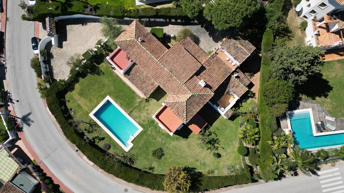 6 Bed Detached Villa in Las Brisas