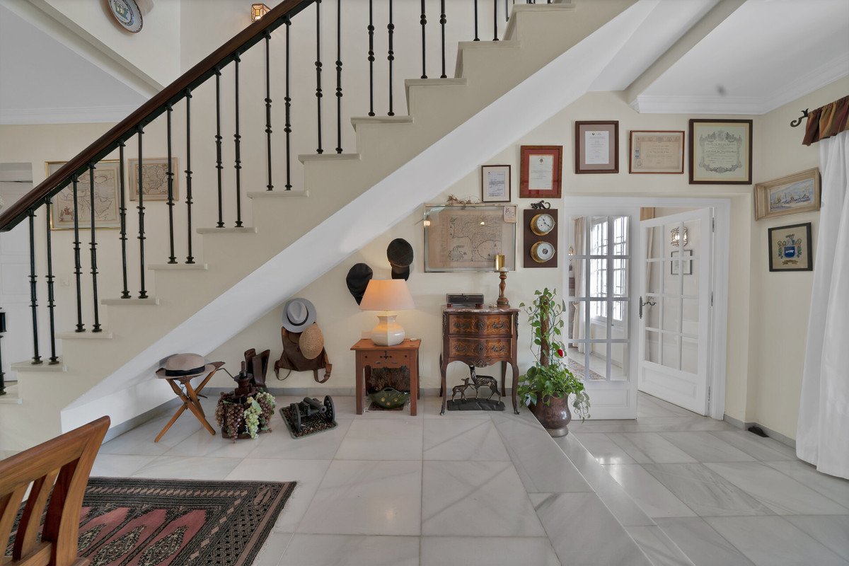 6 Bed Detached Villa in Las Brisas