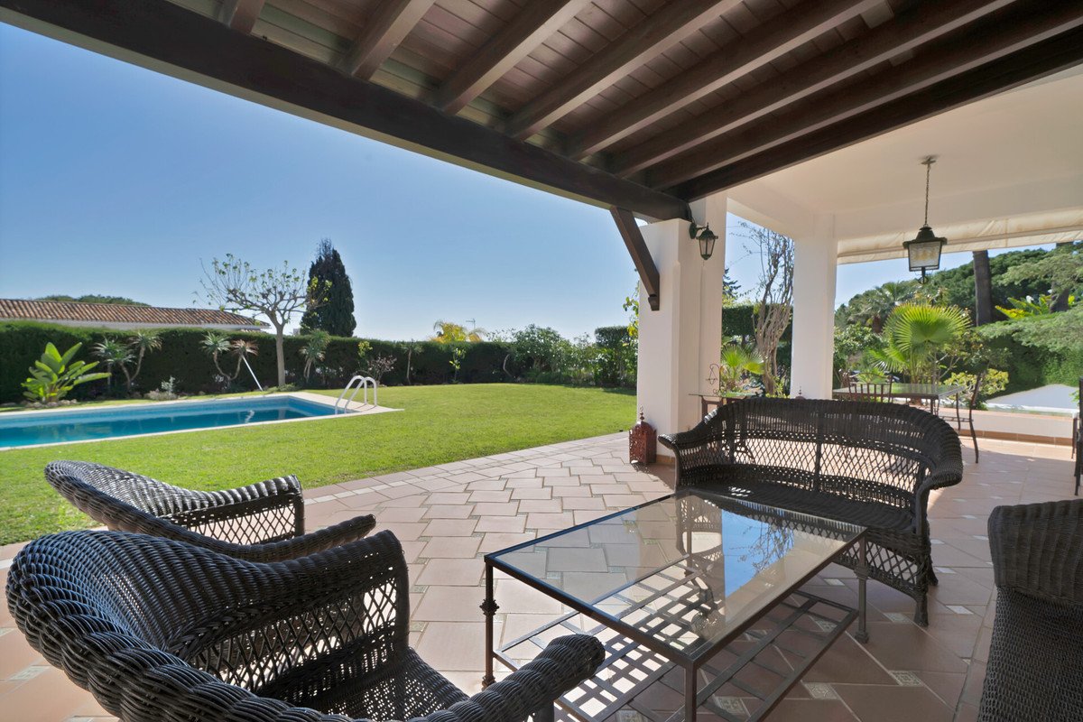 6 Bed Detached Villa in Las Brisas