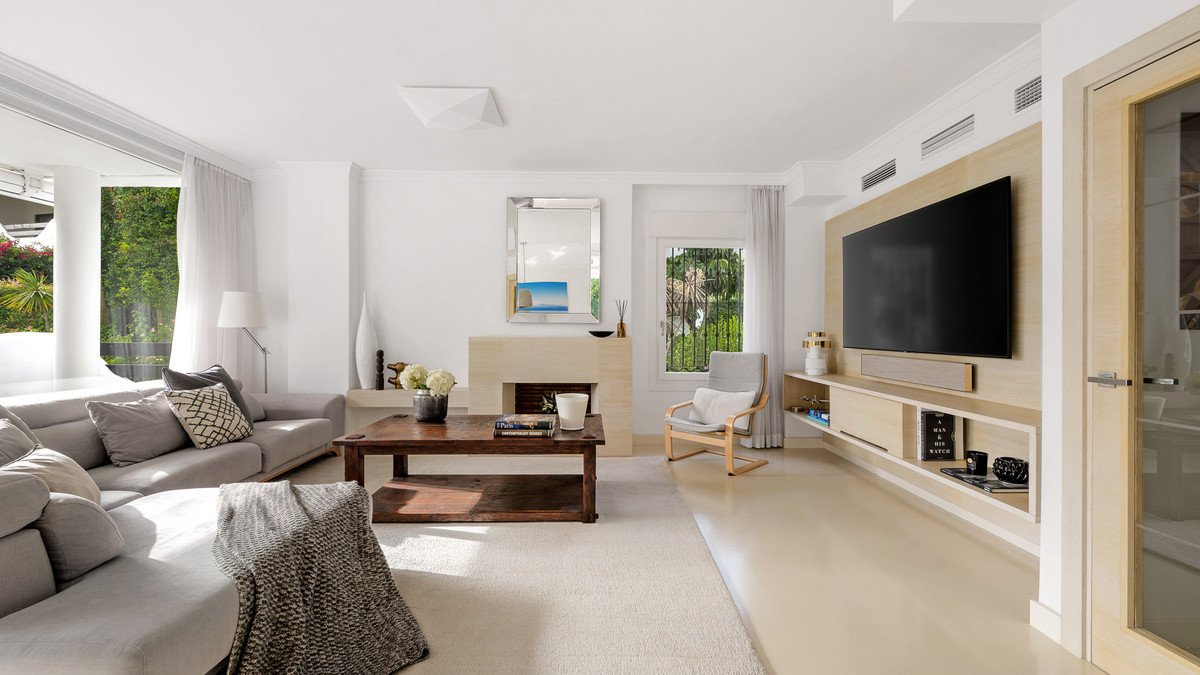 3 Bed Semi-Detached House in The Golden Mile
