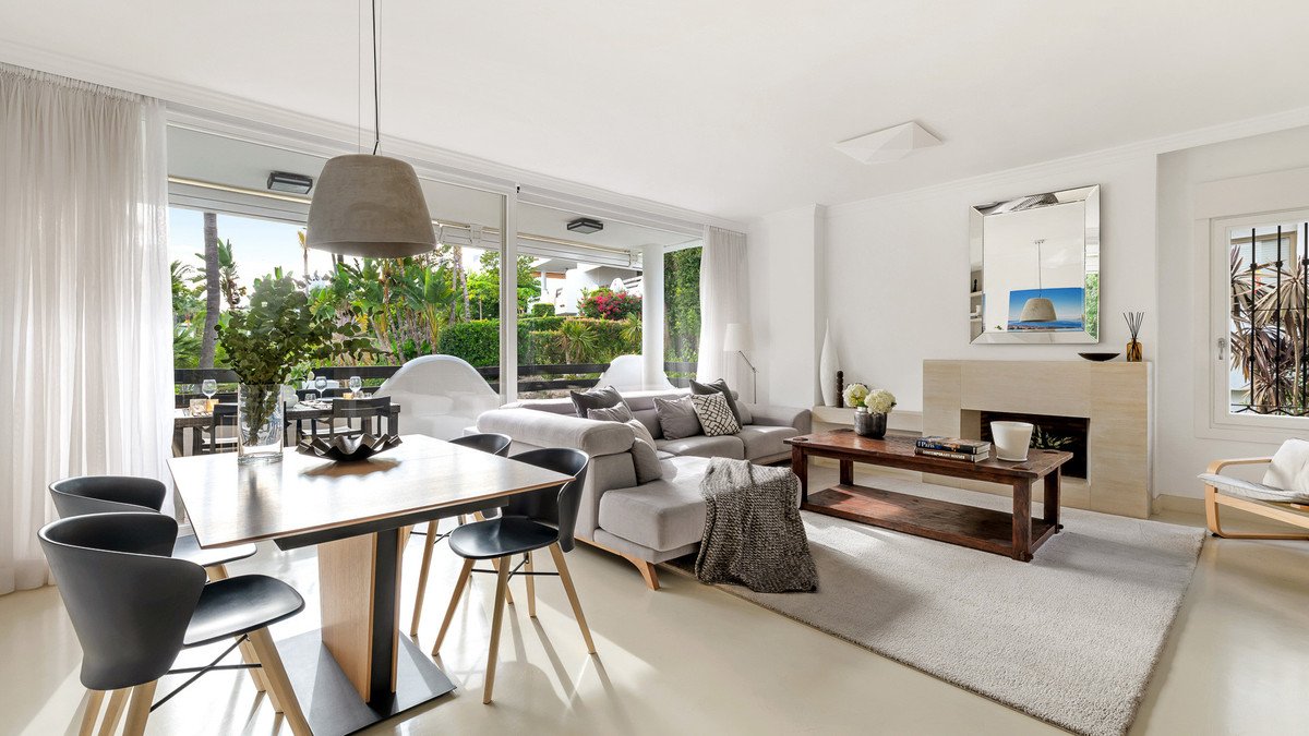 3 Bed Semi-Detached House in The Golden Mile