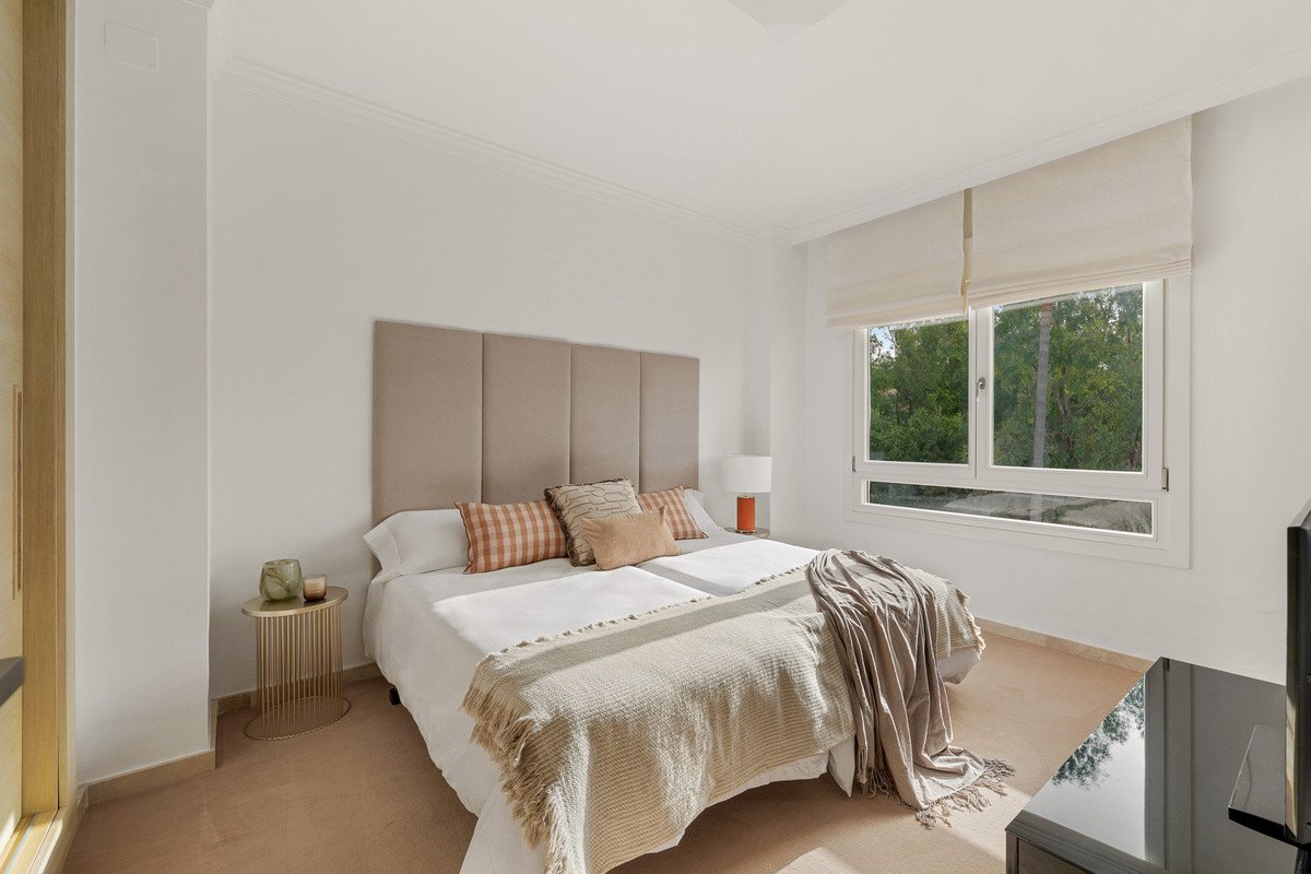 3 Bed Semi-Detached House in The Golden Mile