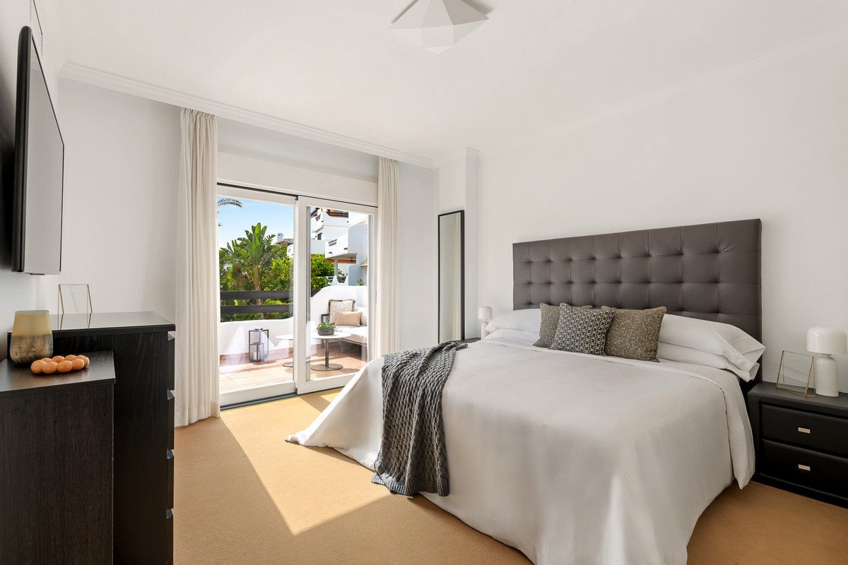 3 Bed Semi-Detached House in The Golden Mile