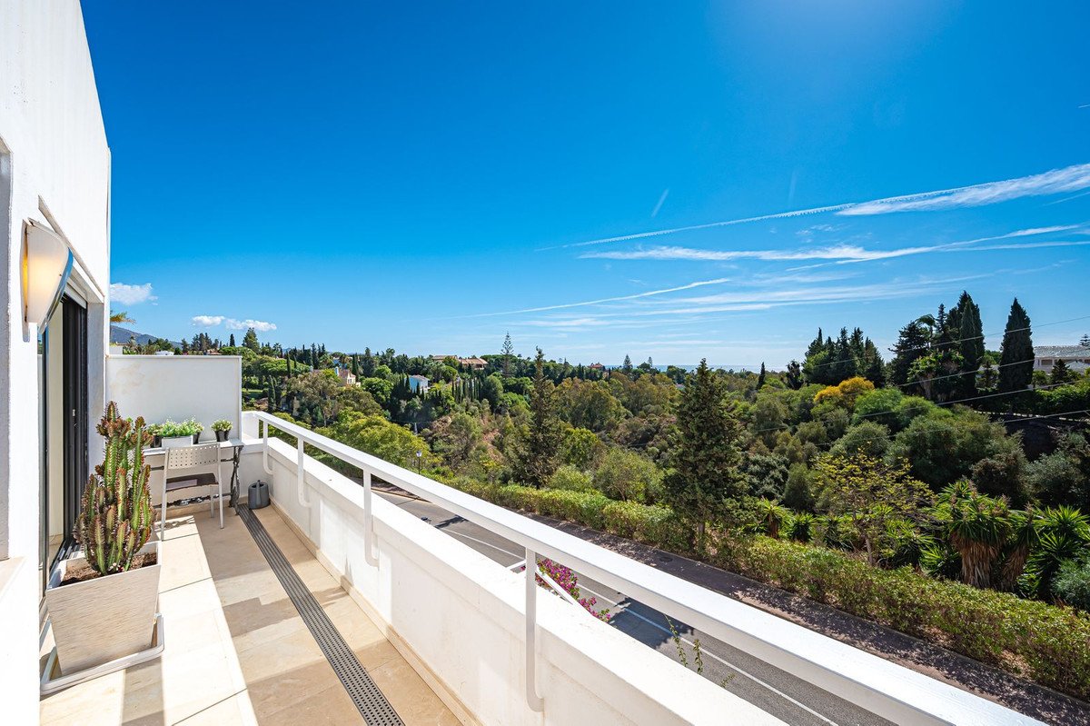7 Bed Townhouse in The Golden Mile