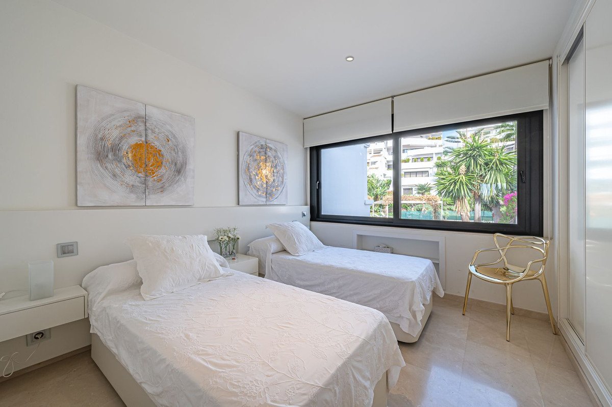 7 Bed Townhouse in The Golden Mile