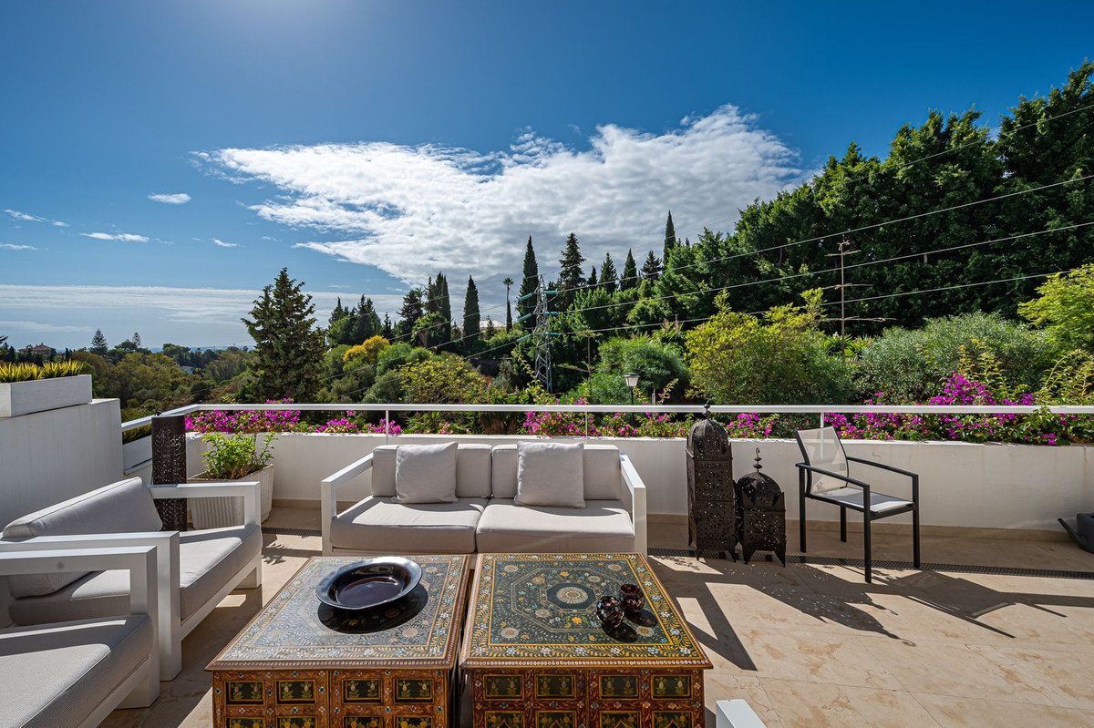 7 Bed Townhouse in The Golden Mile