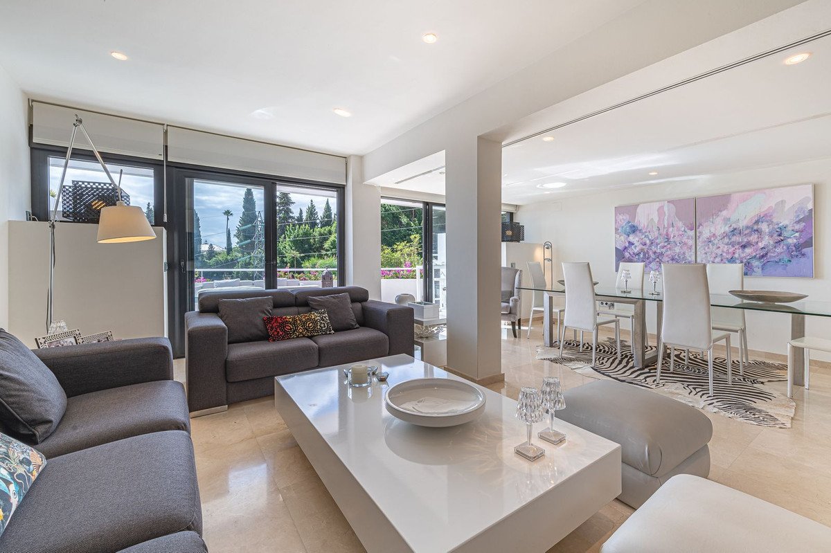 7 Bed Townhouse in The Golden Mile