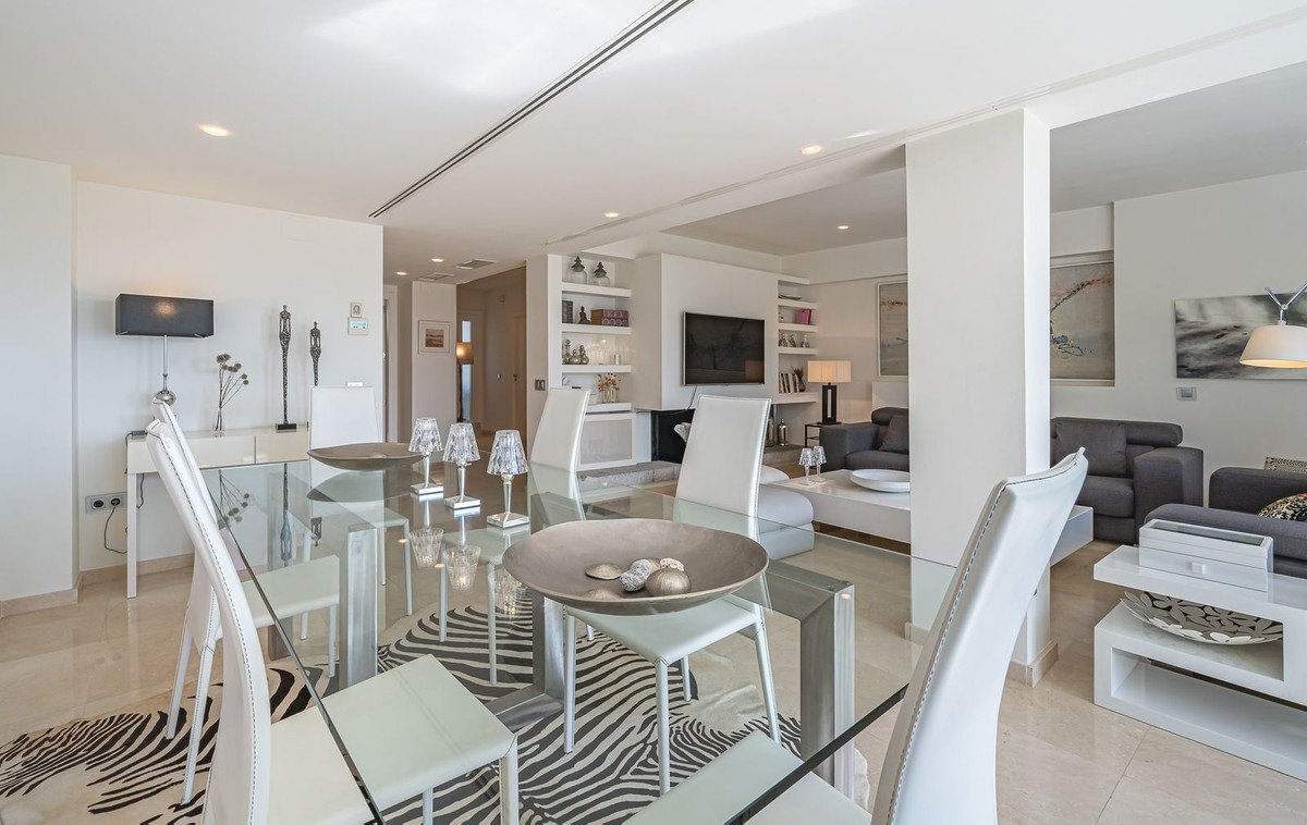 7 Bed Townhouse in The Golden Mile