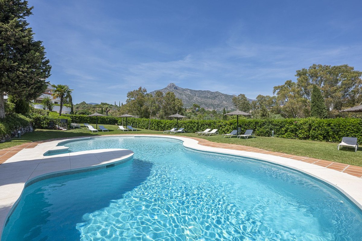 7 Bed Townhouse in The Golden Mile