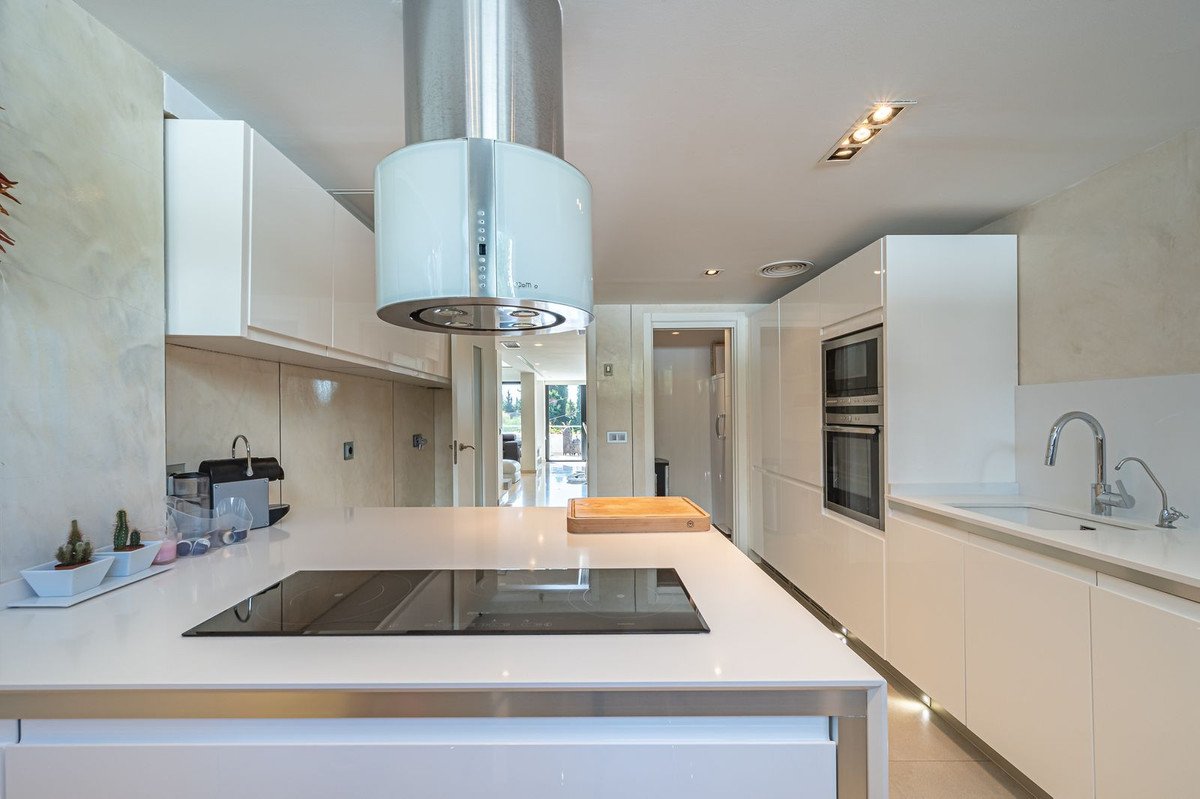 7 Bed Townhouse in The Golden Mile
